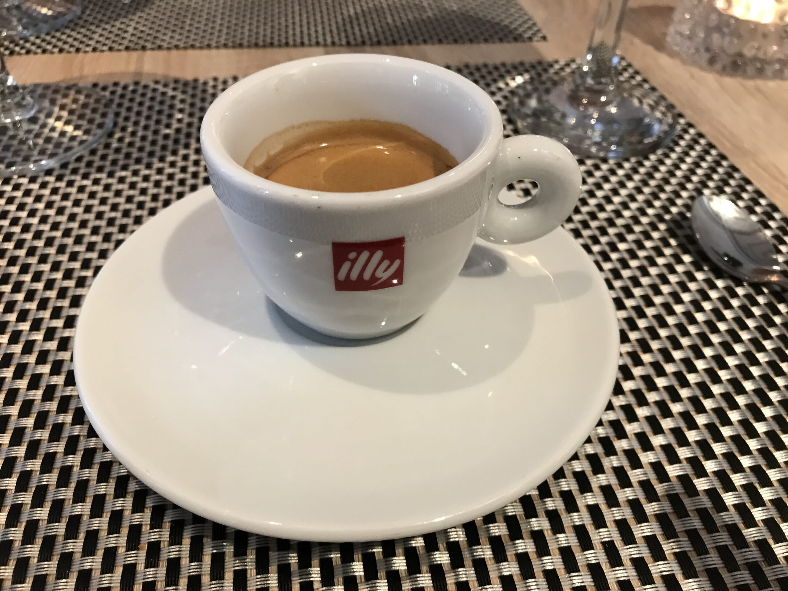 Chemicus amusement Tact Illy - Coffee Cup Review